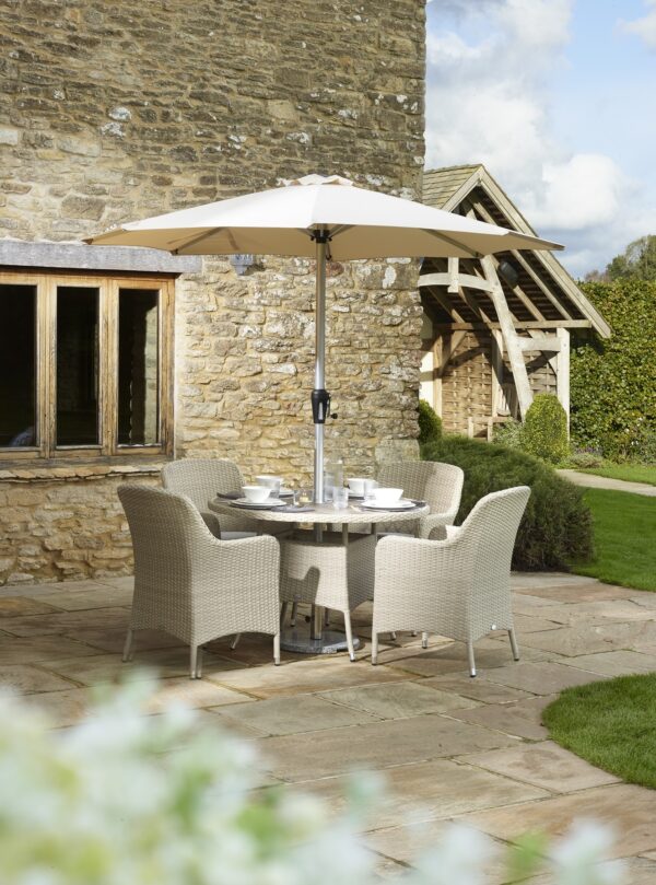 Bramblecrest - Tetbury Nutmeg 4 Seat Rattan Patio Set inc Parasol and Base